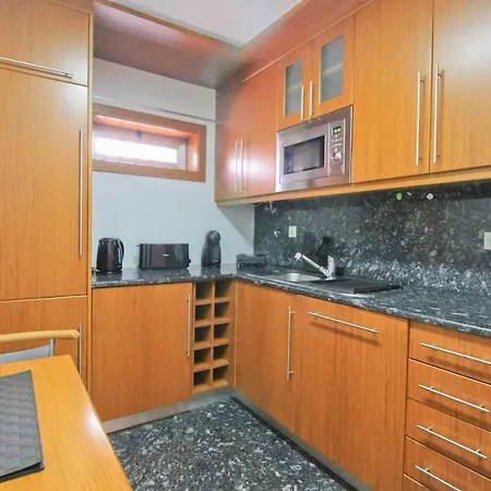 Oporto Beach Metro Apartment