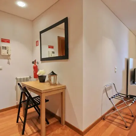 Oporto Beach Metro Apartment
